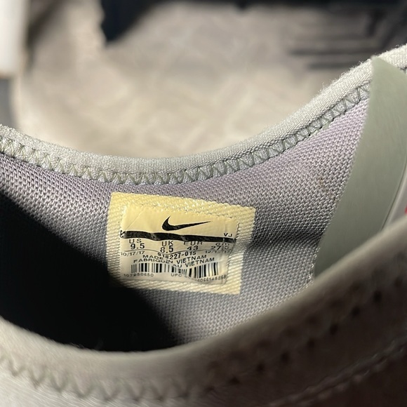 Nike Men’s Dualtone Racer 918227-015 Size 9.5 Grey/Black - Picture 9 of 9